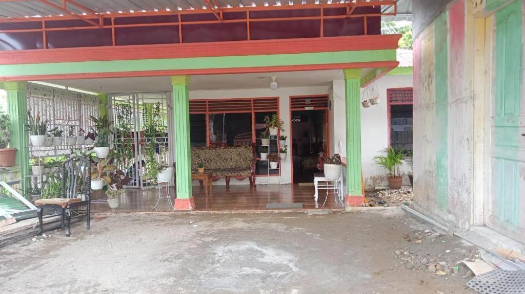 Oyo 91477 Fazira Home Stay Syariah Sibolga Экстерьер фото